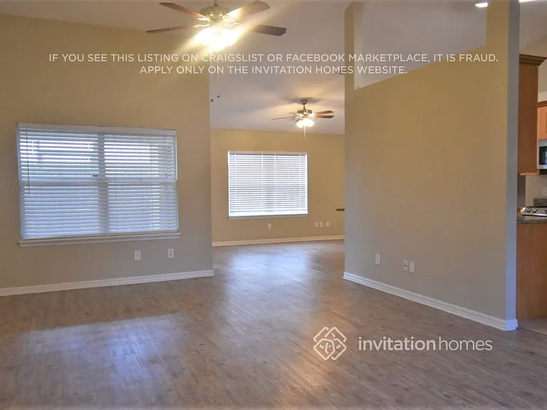 1798 Crane Creek Blvd — Photo 3
