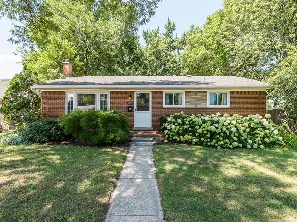 8989 Parent St, Livonia, MI 48150