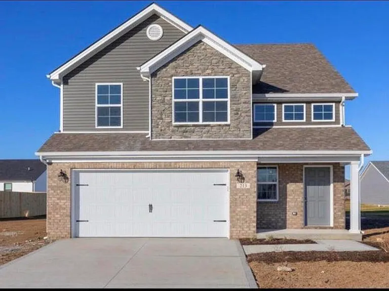 8113 Driftwood Loop — Photo 1