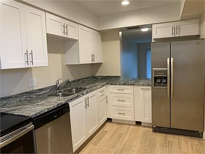 3rd image of 3614 Estates Dr #21