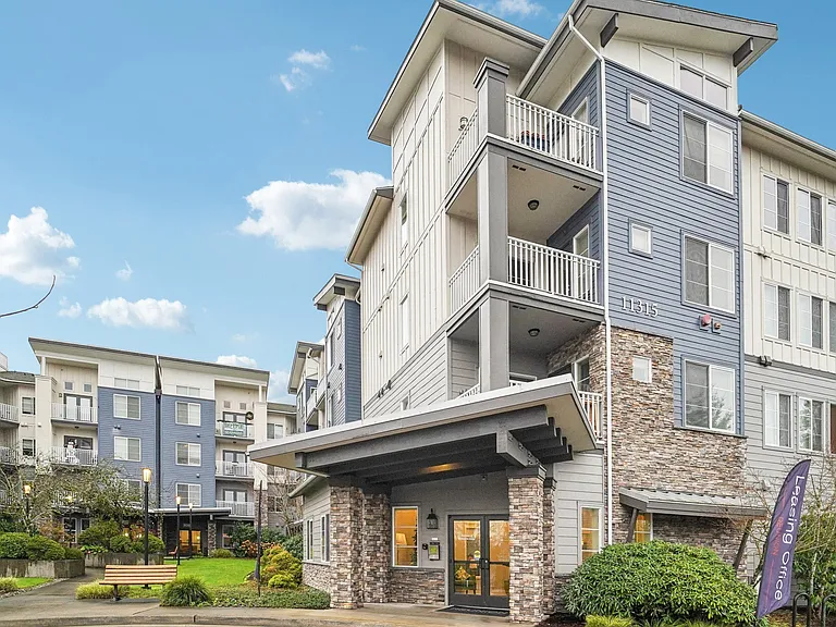 Reunion at Redmond Ridge - An Active Adult Community — Photo 8