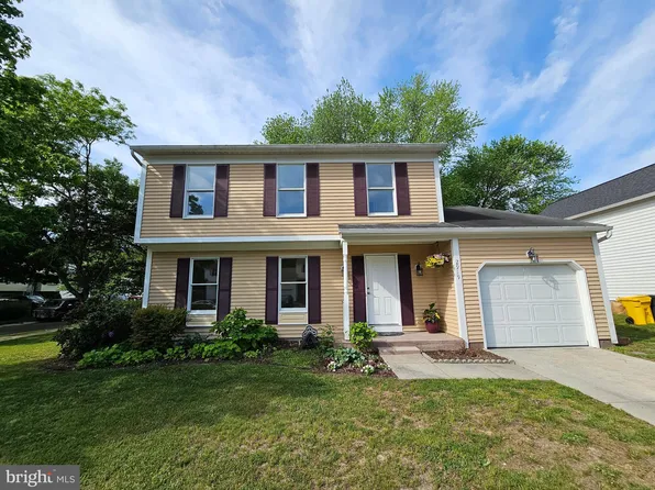 2919 W Almondbury Dr, Pasadena, MD 21122