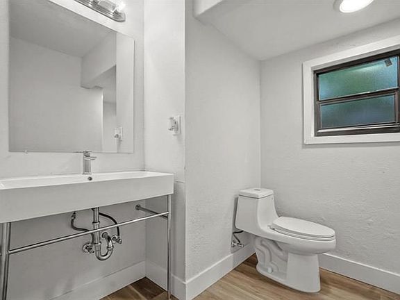 3rd image of 418 Kanuga Dr #4