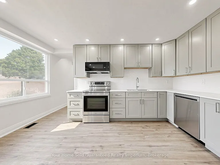 2060 Highway 7 — Photo 12