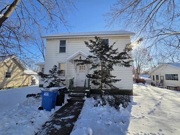 714 W Pleasant St, Portage, WI 53901