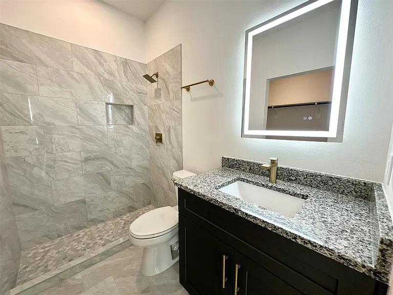 11555 Persimmon St — Photo 10