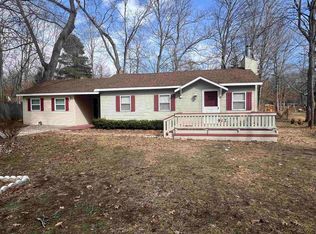 917 Oak Dr, Lake, MI 48632