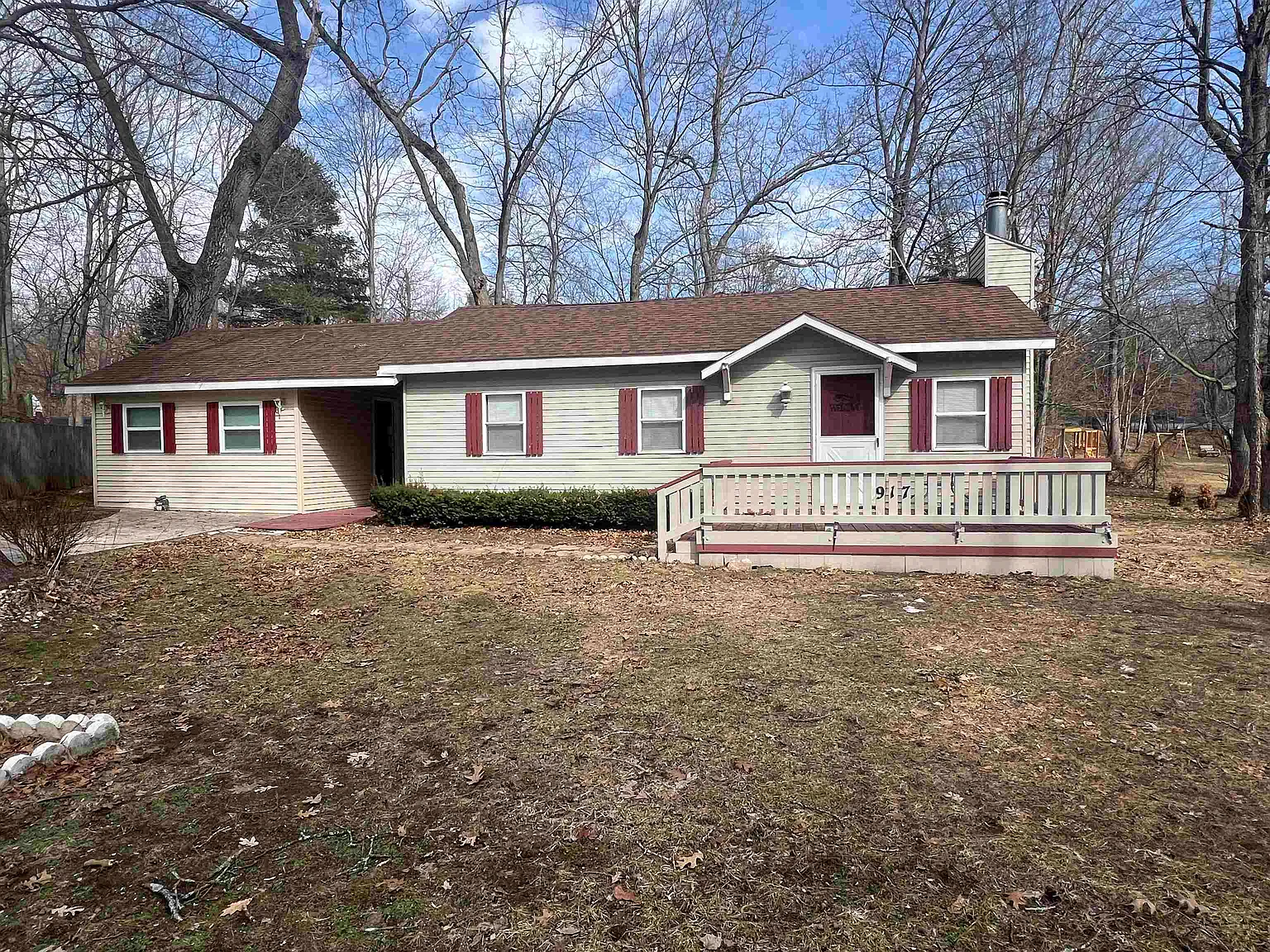 917 Oak Dr photo 1