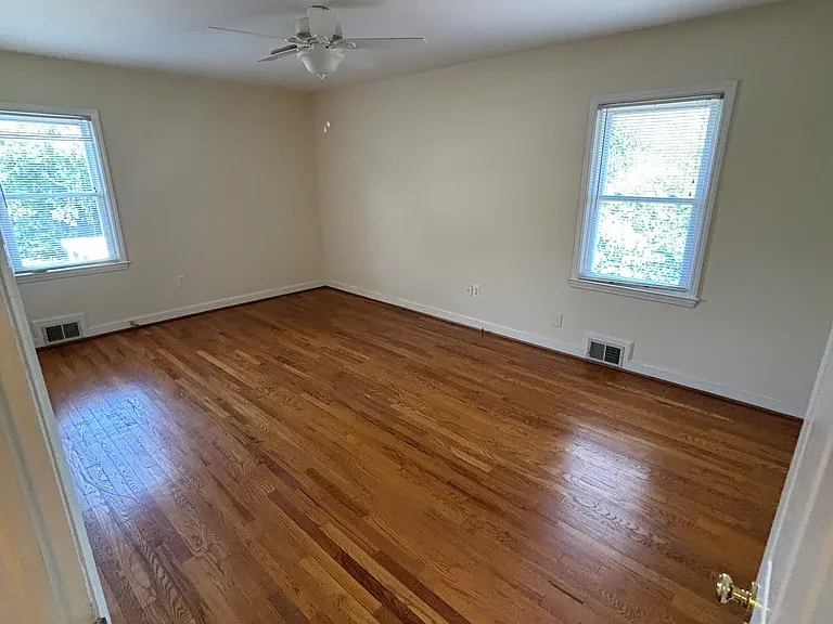 300 Asbury Dr — Photo 13