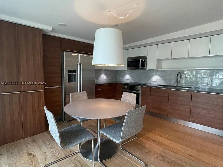 601 NE 27th St #201 — Photo 26