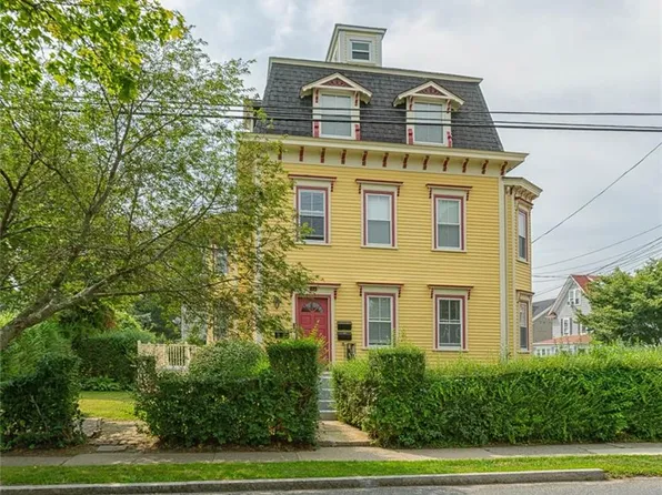 51 Annandale Rd APT 1, Newport, RI 02840