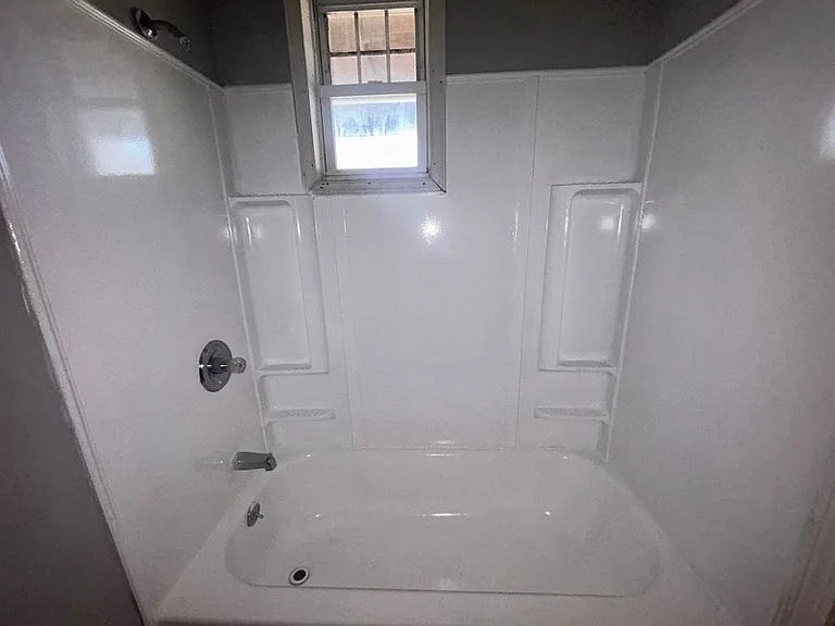 314-316 Capen St #2 — Photo 9
