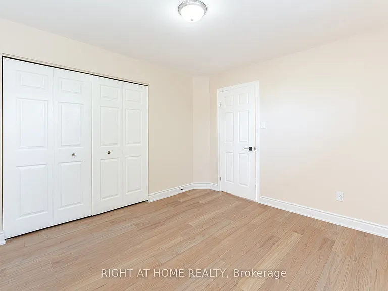 50 Albemarle St — Photo 22