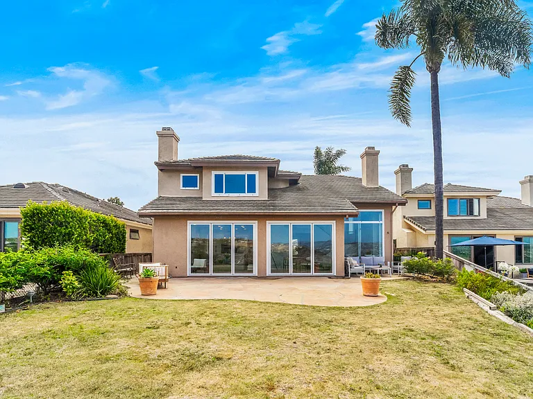 1807 Amalfi Dr — Photo 34