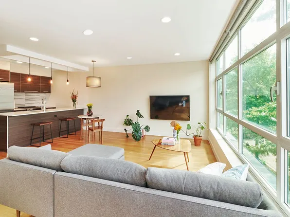 460 Manhattan Ave APT 2B, Brooklyn, NY 11222