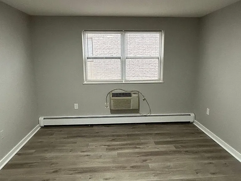 Austin Manor Apartments — Photo 25