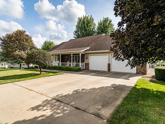 3rd image of 905 Walden Ln