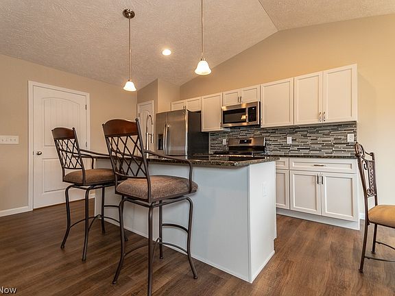 2nd image of 320 Lake Breeze Cv
