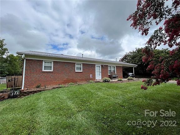 3rd image of 2166 White Pine Dr