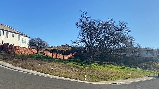2nd image of 773 Oreno Cir