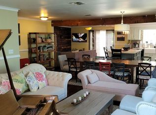 1395 N Summit Ave, Pasadena, CA 91103
