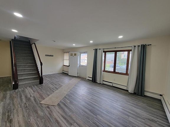 5th image of 85 Homes Park Ave