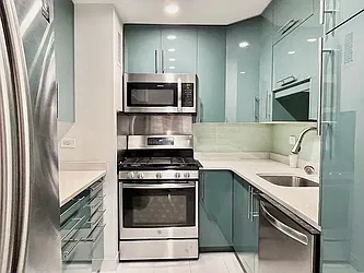 333 Pearl Street, #8J