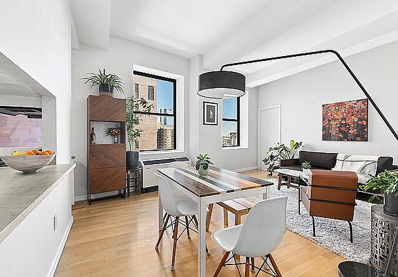 3rd image of 99 John St APT 1909