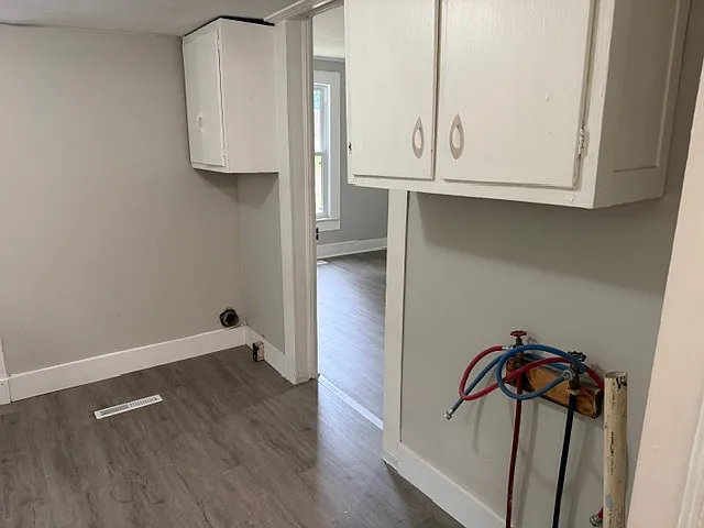 406 Stafford St — Photo 10