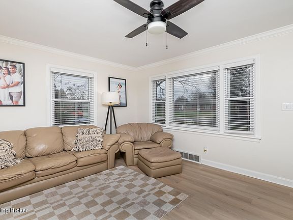 2nd image of 8594 Vicki Ln
