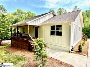316 Big Raven Ln, Saluda, NC 28773