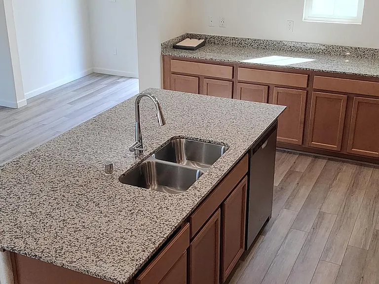 1457 W Woodward Ave — Photo 7