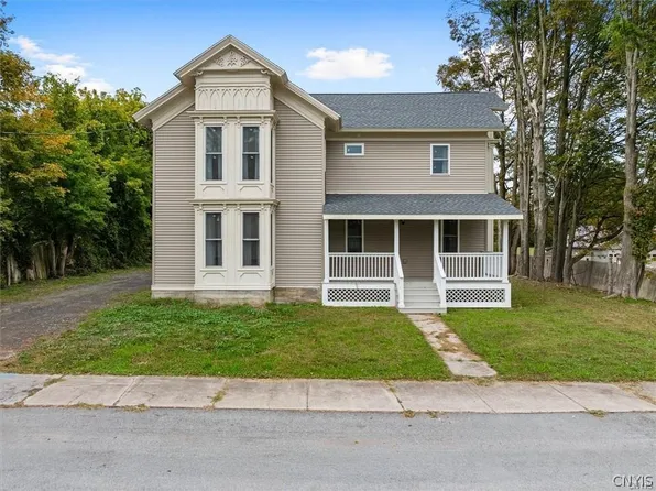 26 Cottage Ln, Bridgewater, NY 13313