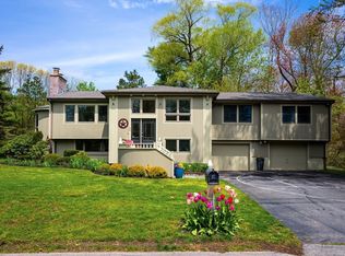 34 Aqueduct Rd, Wayland, MA 01778