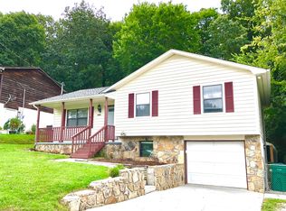1422 Woodpointe Dr, Knoxville, TN 37931