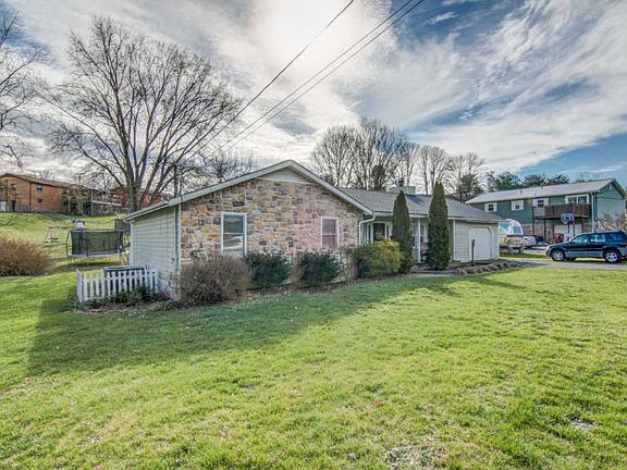 2nd image of 3203 Buckingham Dr