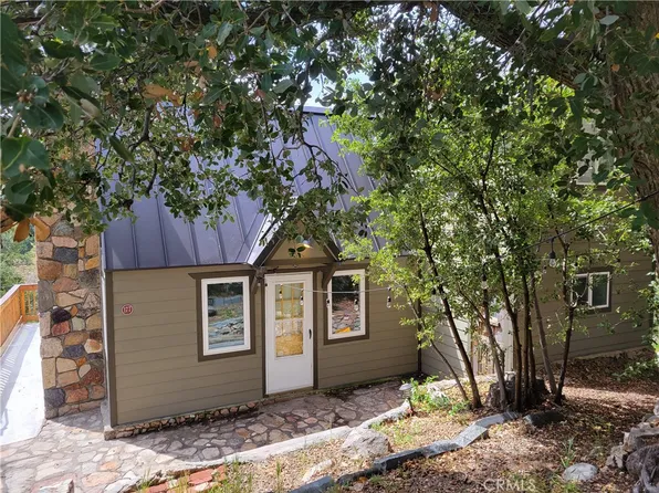 177 Craghill Dr, Cedar Glen, CA 92321