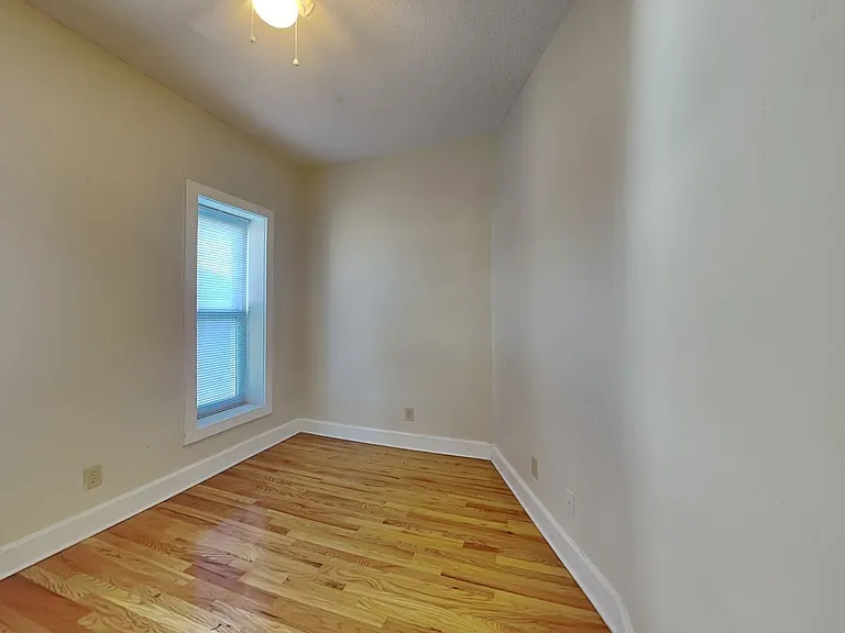 1394 Indianola Ave — Photo 6