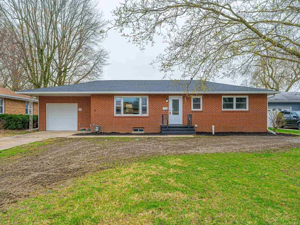 537 11th St, Lincoln, IL 62656