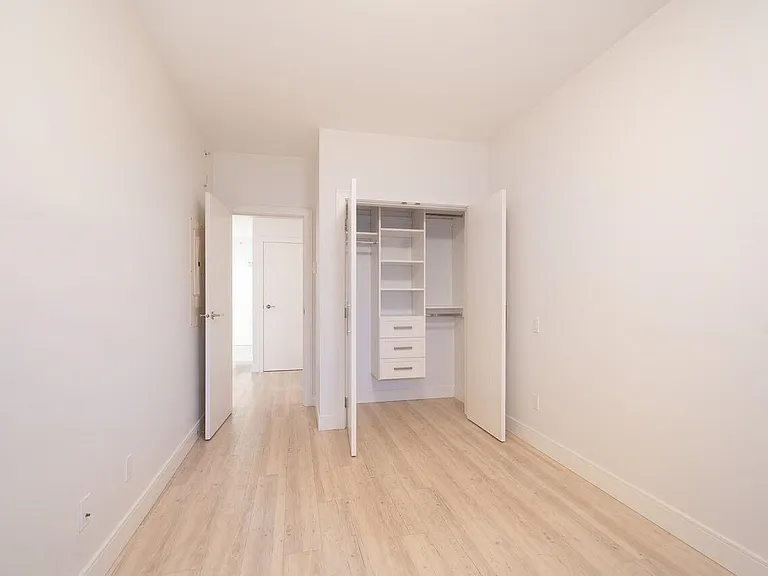 4548 Hastings St #302 — Photo 17