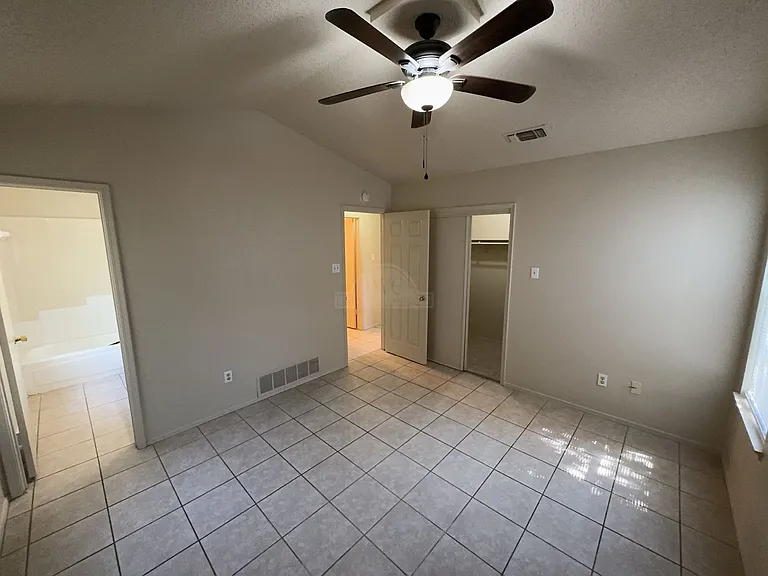 2208 Hemlock Dr — Photo 16