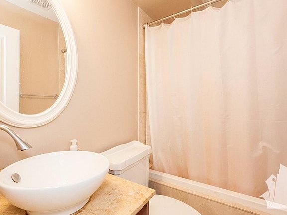 2nd image of 3902 N Pine Grove Ave #802