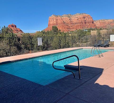 Community pool w/views (Courthouse & Bell Rock)