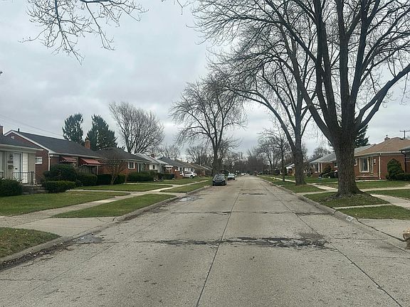 4th image of 24914 Raven Ave