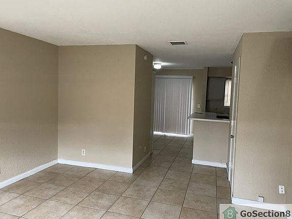 4th image of 11699 NW 45th St