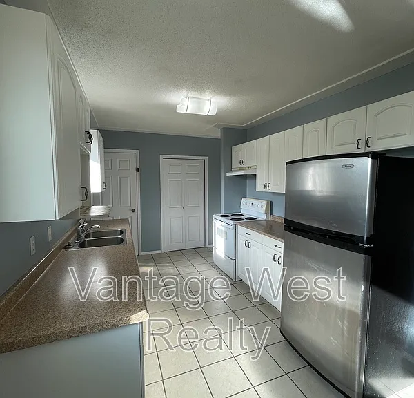 2433A Sexsmith Rd — Photo 4