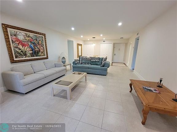 2nd image of 8120 SW 24th St APT 201