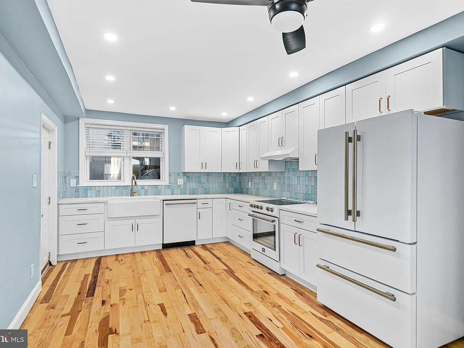 3 bed, 2440 sqft, $2,800 — Photo 1