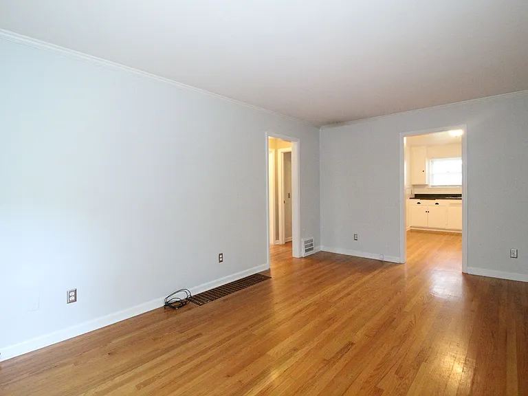 5406 Cedar St — Photo 3