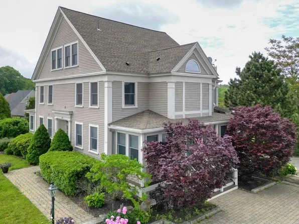 2 Barn Ln #2, Gloucester, MA 01930